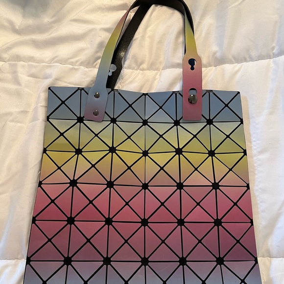 Geometric Holographic Tote - Picture 5 of 9